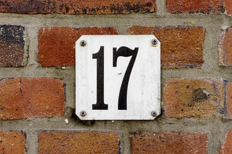 Номер семь номер 17. Номер 17. Номер 17 фото. Цифра 17. Нумерация домов.